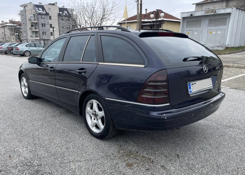 Mercedes-Benz C 220 Avantgarde, снимка 5 - Автомобили и джипове - 48711116