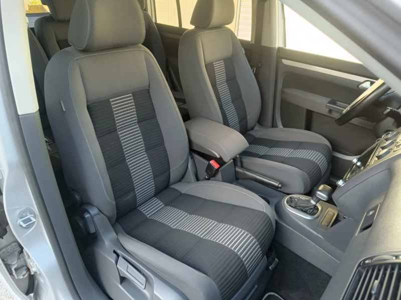 VW Touran 2.0TDI 140 DSG 8V, снимка 11 - Автомобили и джипове - 52770526