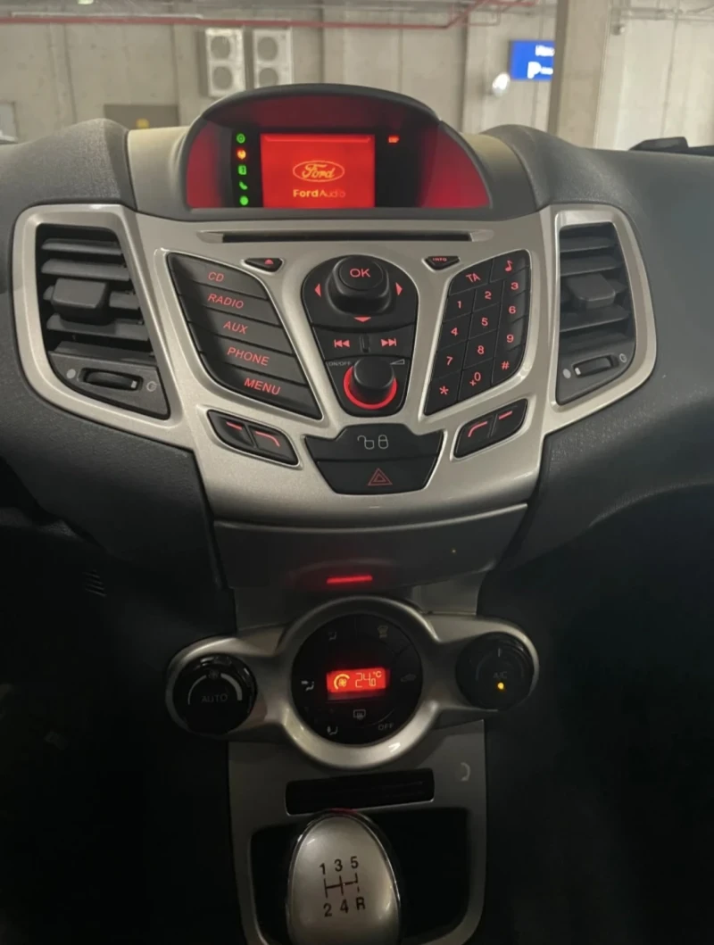 Ford Fiesta, снимка 10 - Автомобили и джипове - 52041157