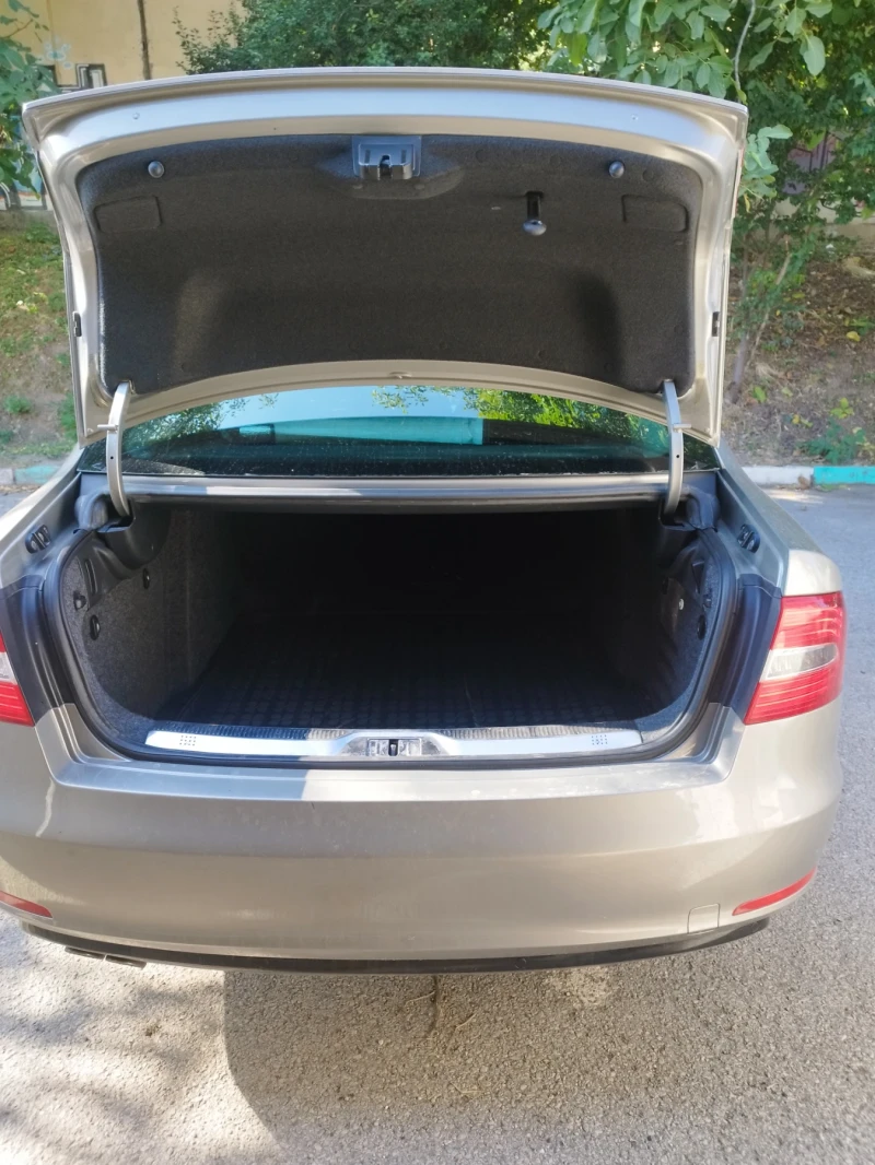 Skoda Superb, снимка 3 - Автомобили и джипове - 52490670