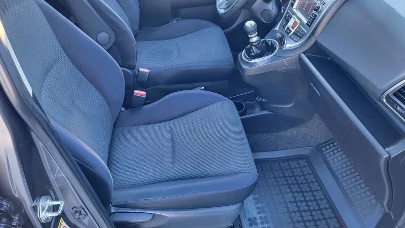 Toyota Verso S 1.4D4D-90 PANORAMA* KEYLESS* KAMERA* EURO5 , снимка 11 - Автомобили и джипове - 52414710