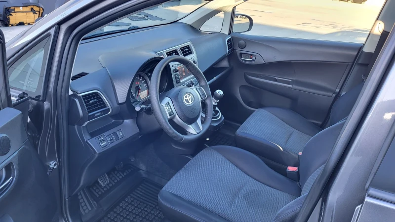 Toyota Verso S 1.4D4D-90 PANORAMA* KEYLESS* KAMERA* EURO5 , снимка 12 - Автомобили и джипове - 52414710