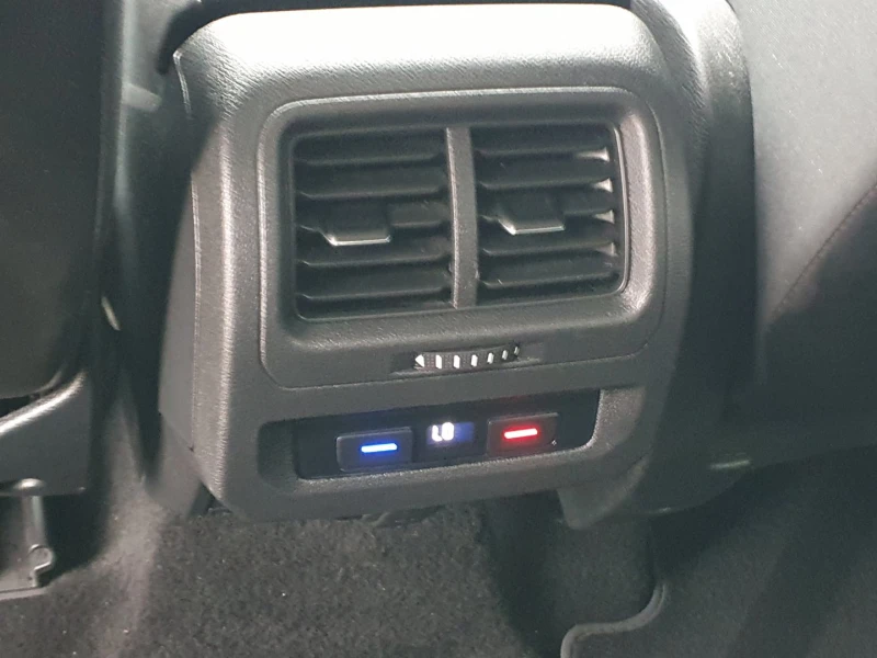 VW Touran Highline 1.5 TSI OPF DSG, снимка 13 - Автомобили и джипове - 52686337
