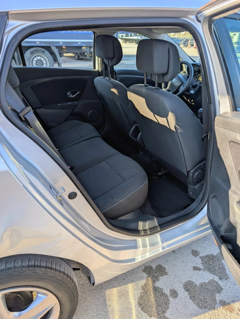 Renault Megane Grandtour 1.5 dci 110 к.с. комби, снимка 14 - Автомобили и джипове - 53251966