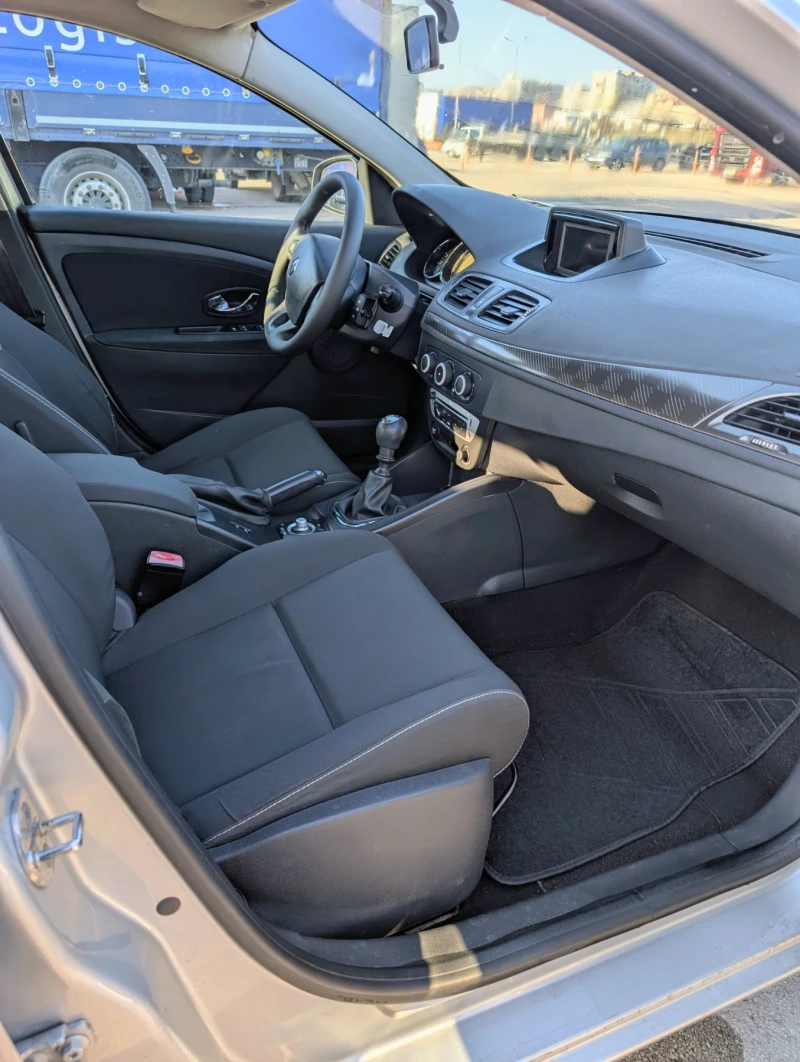 Renault Megane Grandtour 1.5 dci 110 к.с. комби, снимка 13 - Автомобили и джипове - 53251966