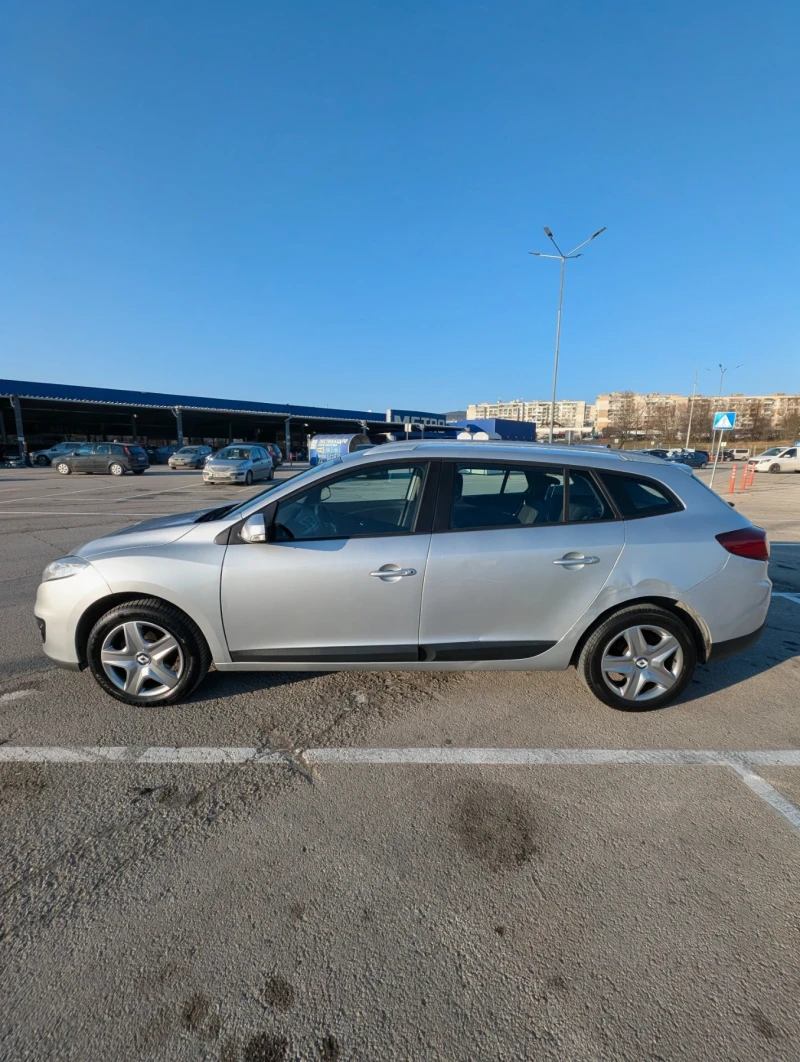 Renault Megane Grandtour 1.5 dci 110 к.с. комби, снимка 8 - Автомобили и джипове - 53251966