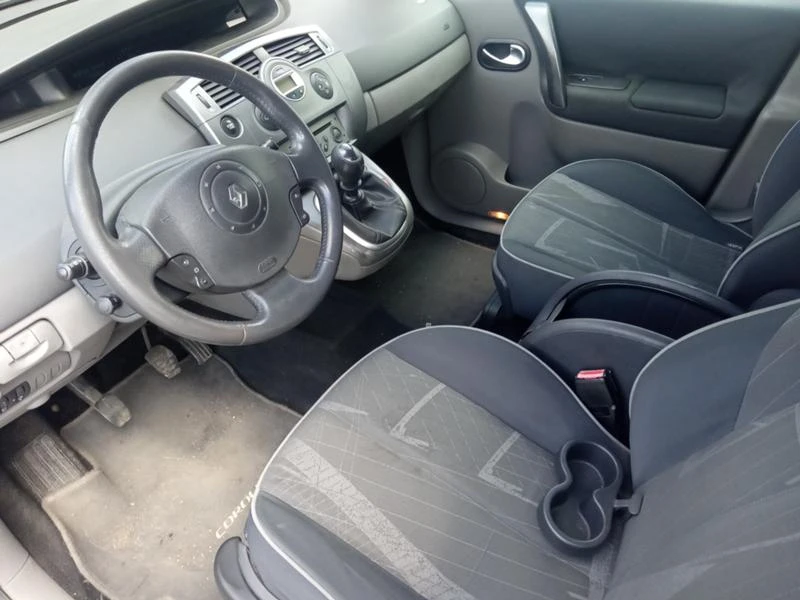 Renault Grand scenic 1.9DCI 120PS, снимка 5 - Автомобили и джипове - 28917406