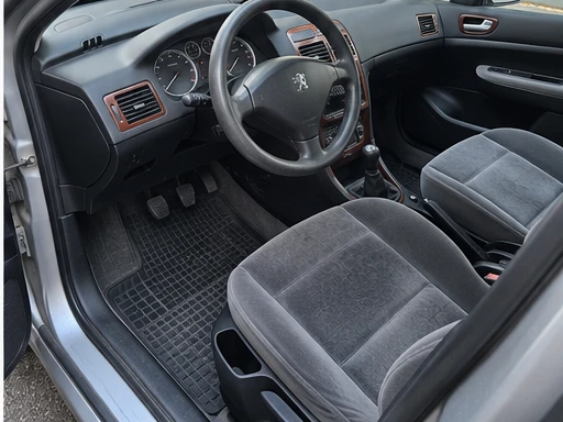 Peugeot 307, снимка 8 - Автомобили и джипове - 56447271
