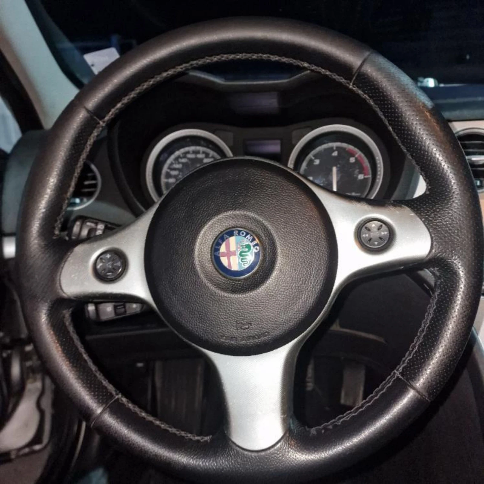 Alfa Romeo 159 2.0 JTDM - изображение 7