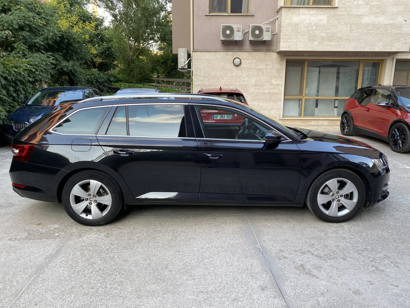 Skoda Superb  2.0TDI/DSG7/ SCR Business - изображение 2