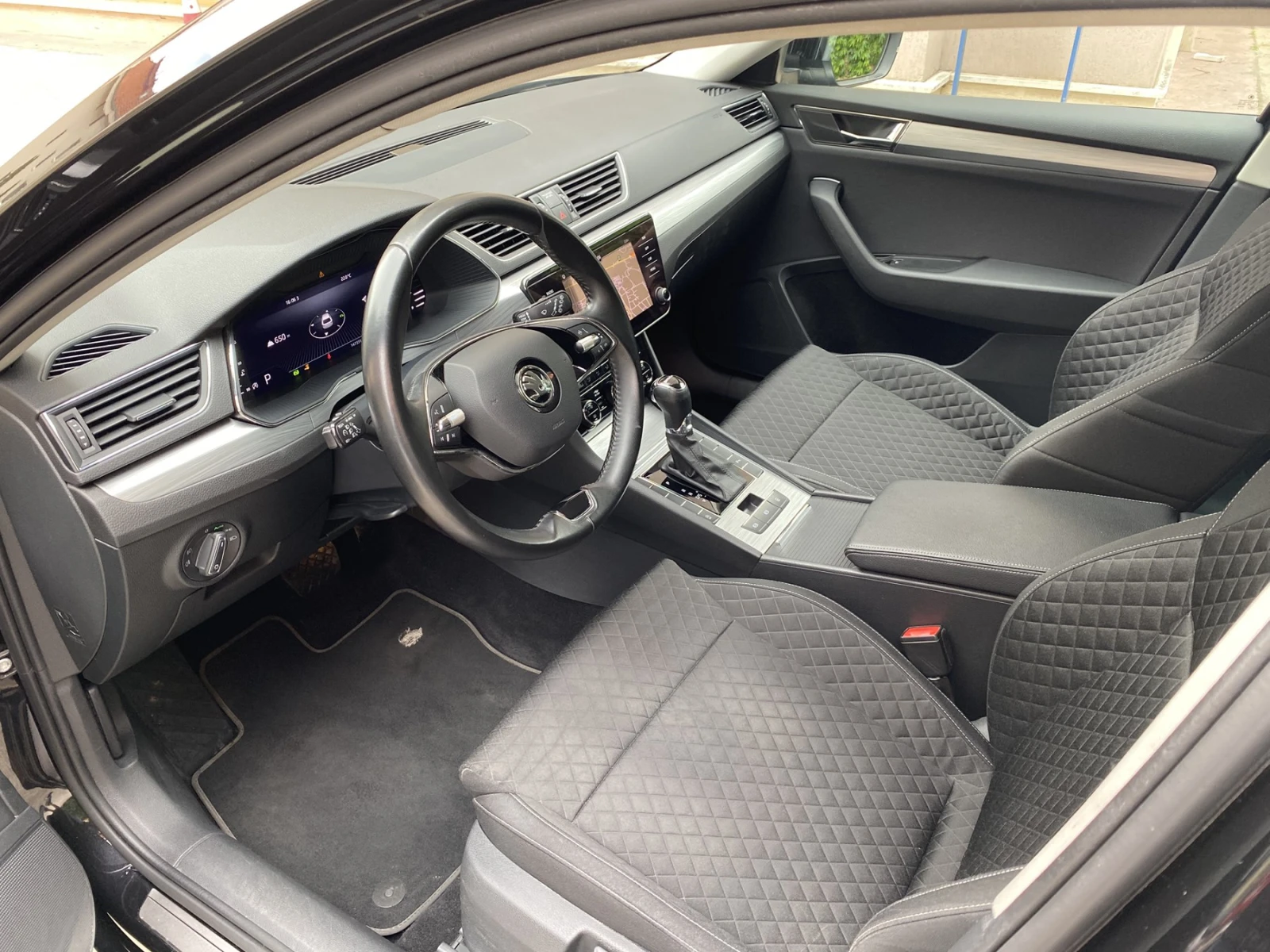 Skoda Superb  2.0TDI/DSG7/ SCR Business - изображение 10