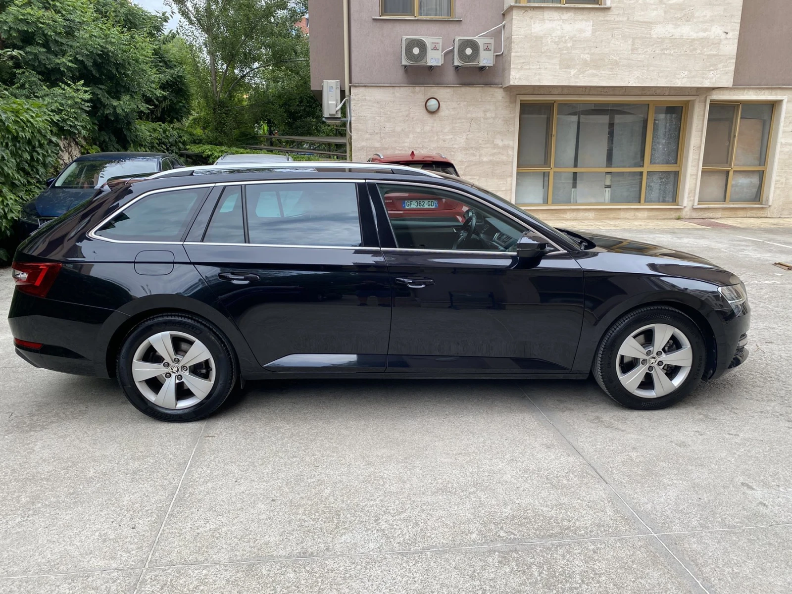 Skoda Superb  2.0TDI/DSG7/ SCR Business - изображение 2