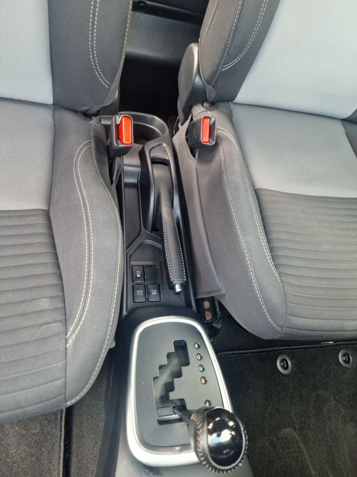 Toyota Yaris Hybrid Fancy/Luna - изображение 3