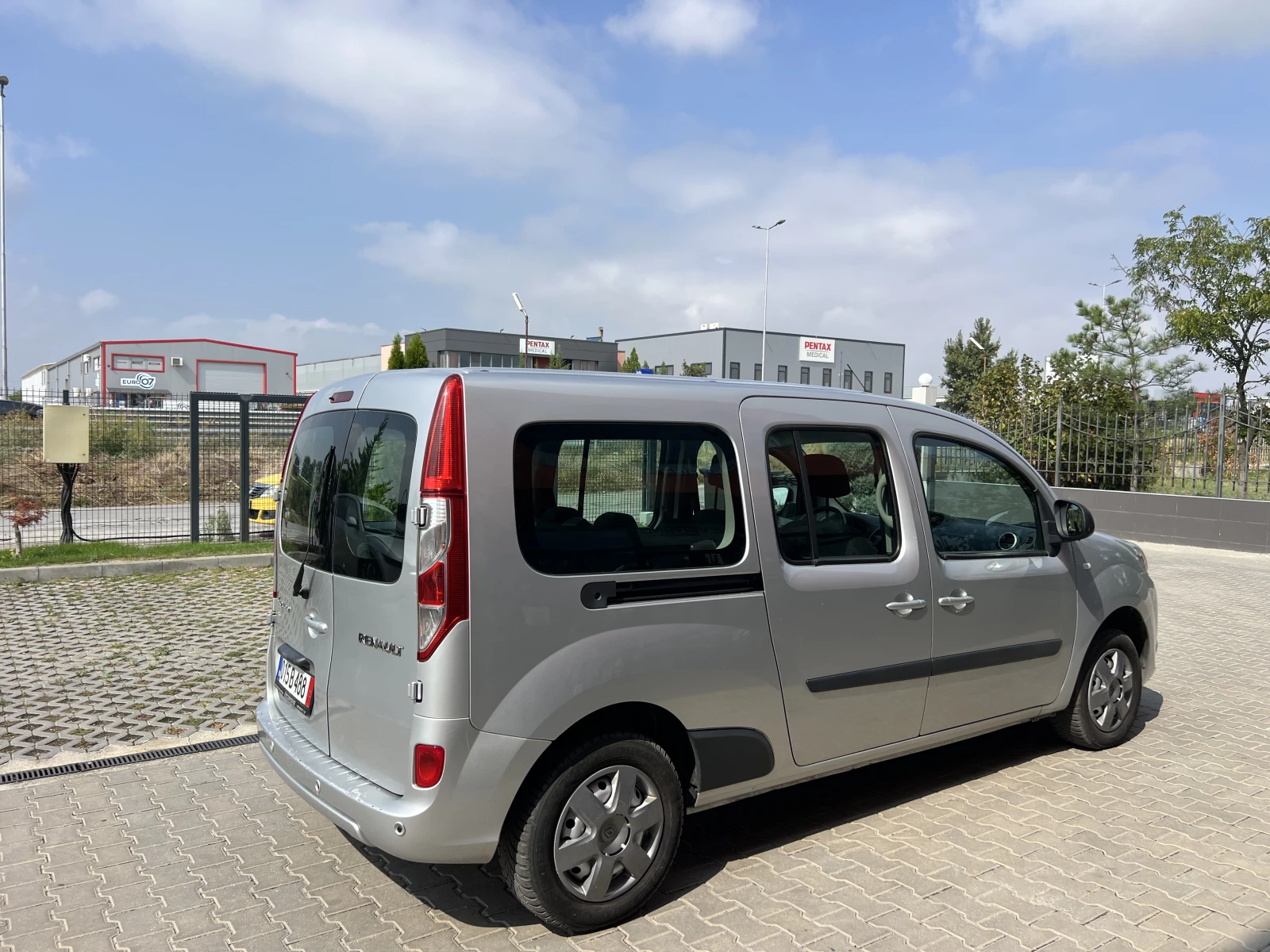 Renault Kangoo MAXI, 7-Места, Нов Внос - изображение 10