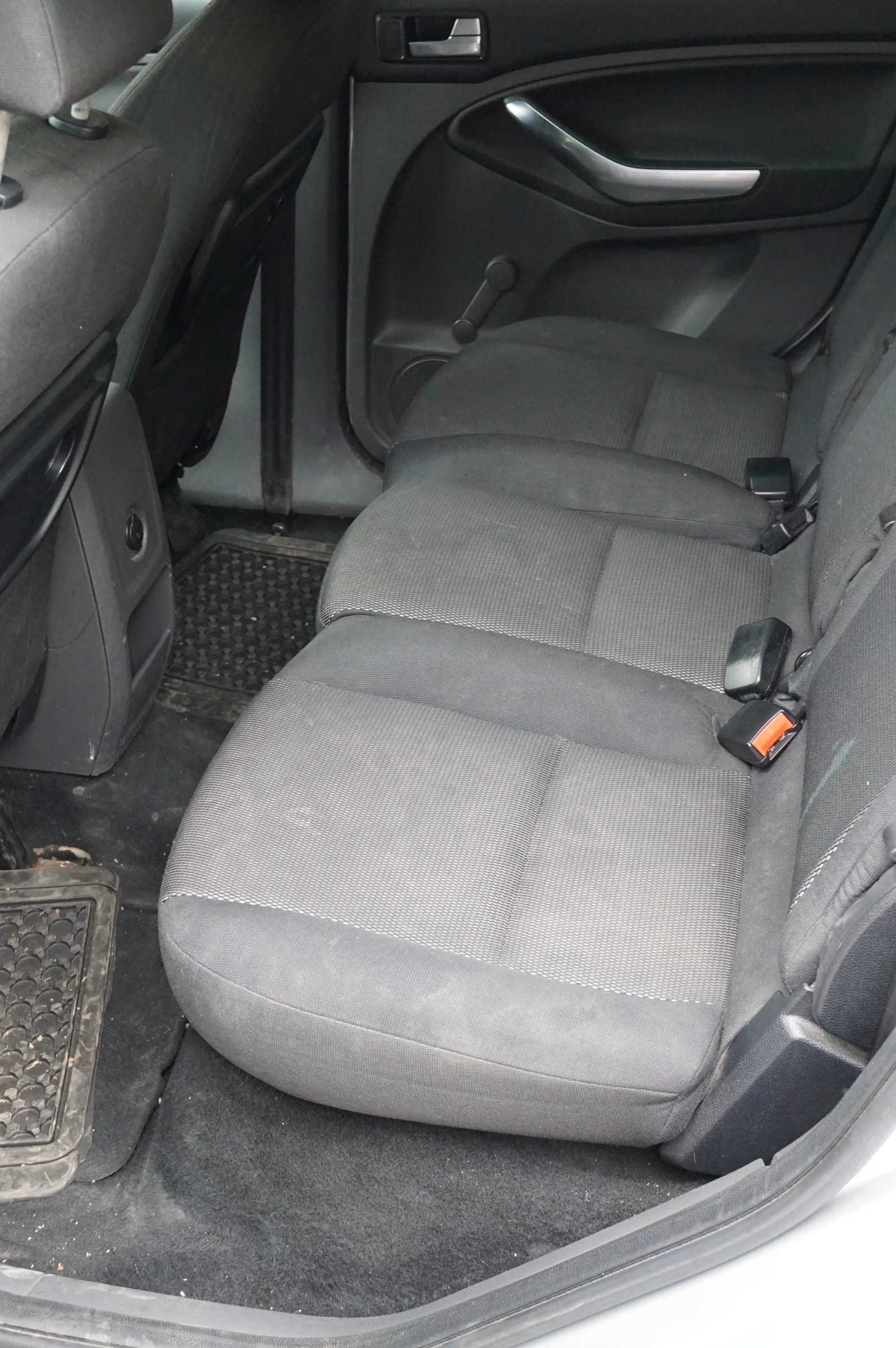 Ford C-max 1.6 TDCI - изображение 10