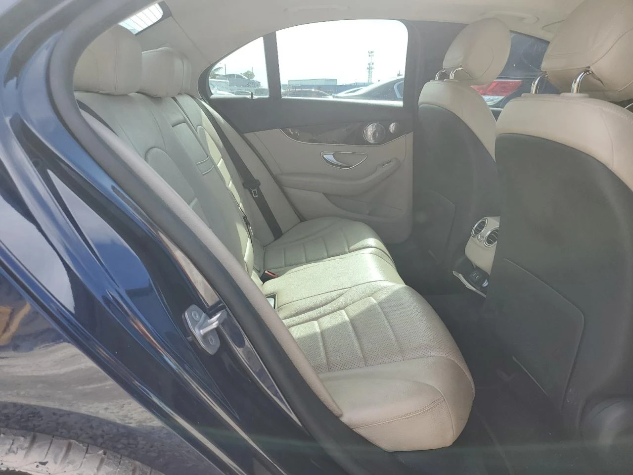 Mercedes-Benz C 300 FULL* ПЕРФЕКТНА - изображение 9