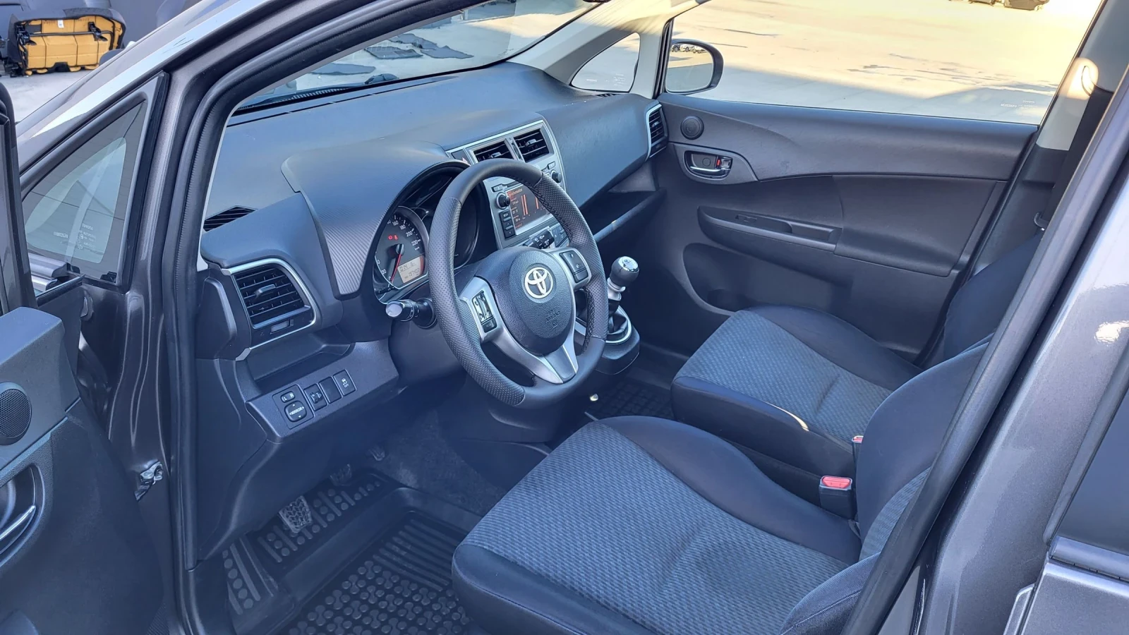 Toyota Verso S 1.4D4D-90 PANORAMA* KEYLESS* KAMERA* EURO5  | Mobile.bg   12