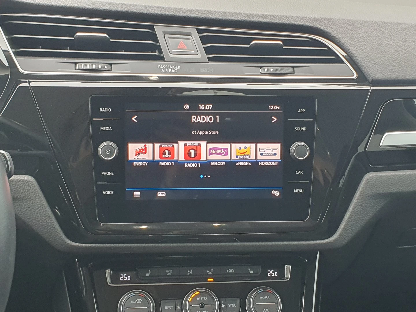 VW Touran Highline 1.5 TSI OPF DSG | Mobile.bg   8