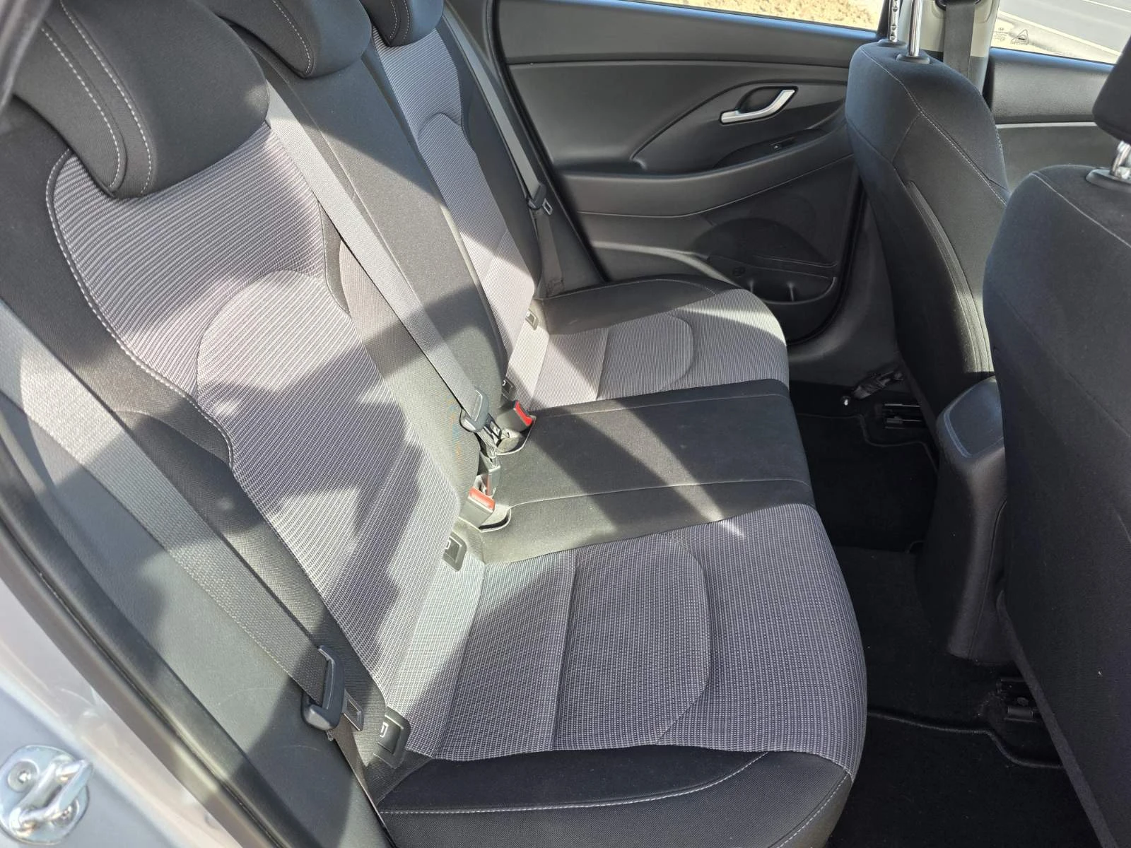 Hyundai I30 1.6 CRDi ����� �������� ������� | Mobile.bg � ����������� 14