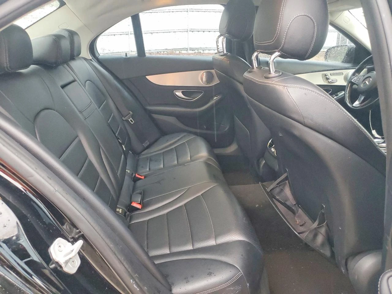 Mercedes-Benz C 300 4 MATIC 27 000 kм ОТ ЗАСТРАХОВАТЕЛ БЕЗ ЩЕТА КАМЕРА, снимка 9 - Автомобили и джипове - 53783969