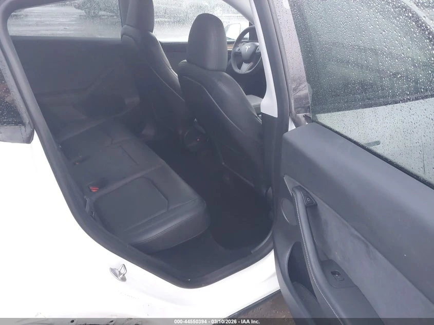 Tesla Model Y 2023 TESLA MODEL Y AWD, снимка 16 - Автомобили и джипове - 54276542