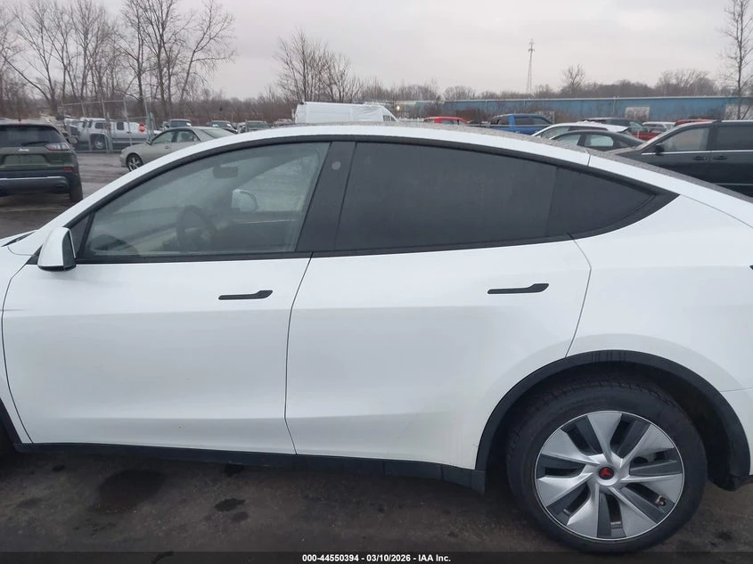 Tesla Model Y 2023 TESLA MODEL Y AWD, снимка 6 - Автомобили и джипове - 54276542