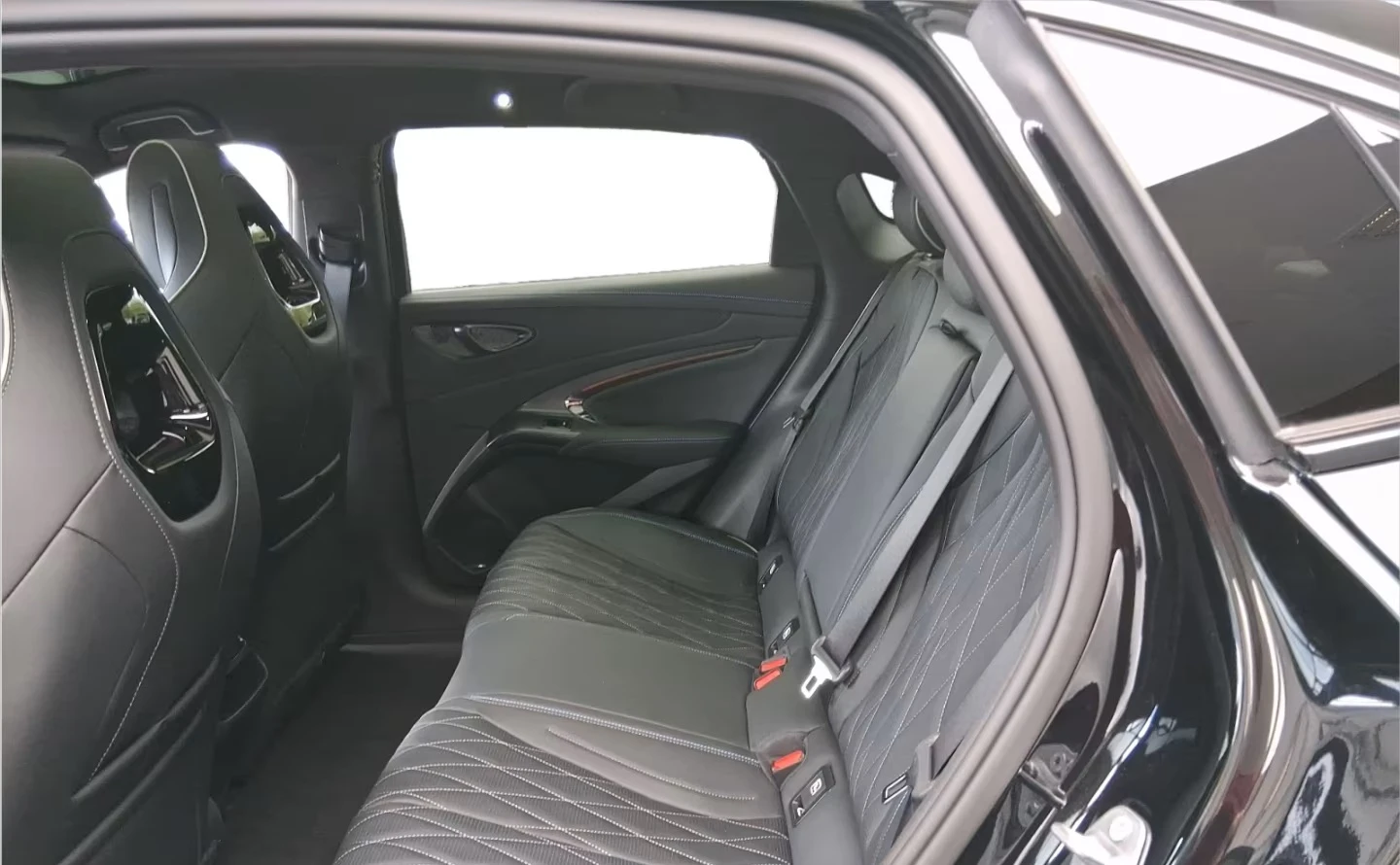 BYD Seal HEAD UP AWD CAMERA , снимка 14 - Автомобили и джипове - 54356359