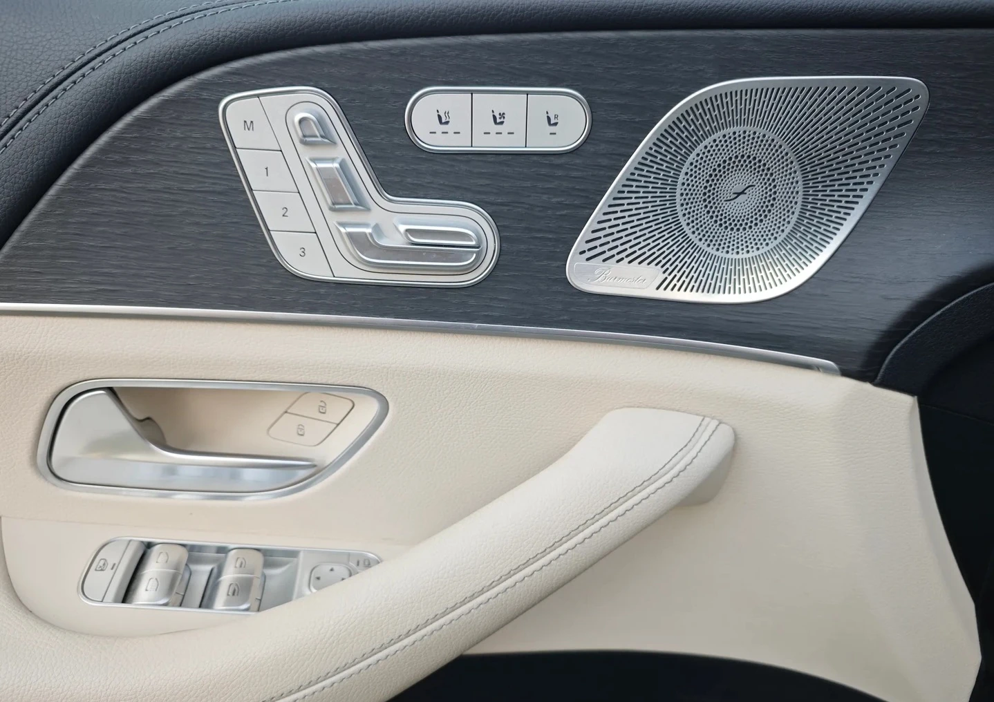 Mercedes-Benz GLS 450 d 4MATIC AMG-Line, снимка 7 - Автомобили и джипове - 54363071