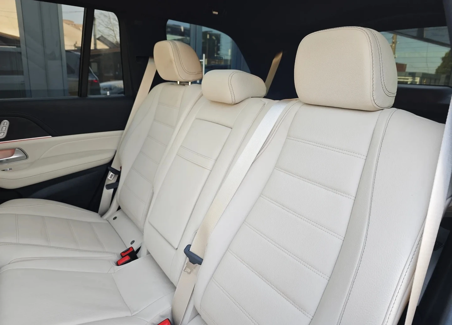 Mercedes-Benz GLS 450 d 4MATIC AMG-Line, снимка 8 - Автомобили и джипове - 54363071