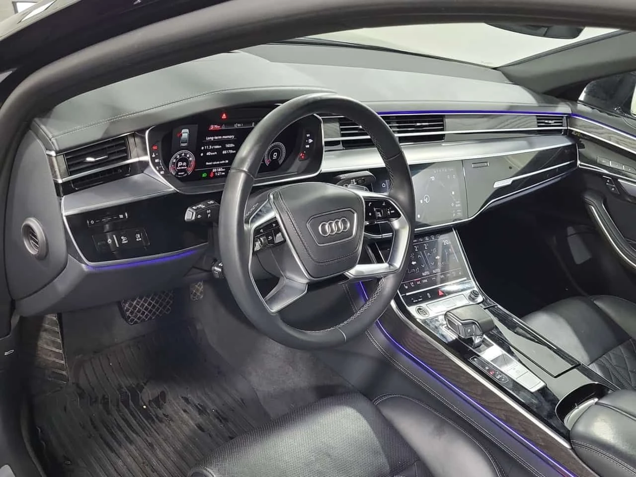 Audi A8 L| DISTR| 360| HUD| ОБДУХ| ПАНО| 2 КЛЮЧА| CARFAX, снимка 10 - Автомобили и джипове - 54840384