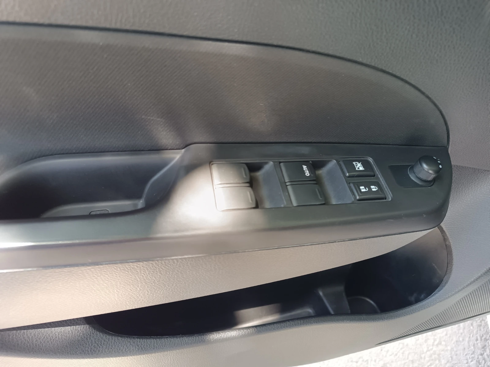 Suzuki Swift 1.3D Face Navi, снимка 12 - Автомобили и джипове - 54957089