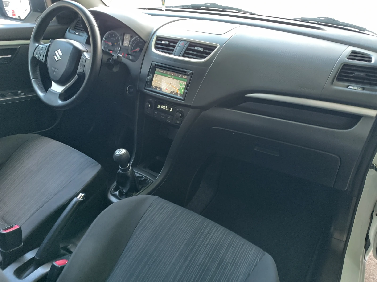 Suzuki Swift 1.3D Face Navi, снимка 10 - Автомобили и джипове - 54957089