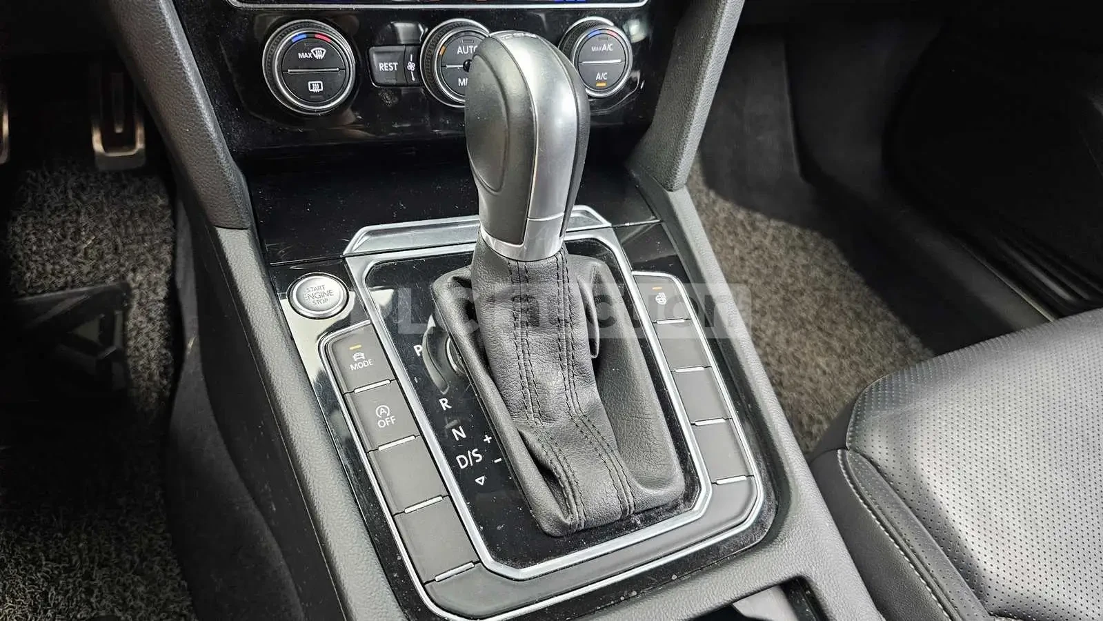 VW Arteon PRESTIGE/HEAD UP/360/ПОДГРЕВ/ОБДУХВАНЕ!ПАНОРАМА, снимка 9 - Автомобили и джипове - 55137362