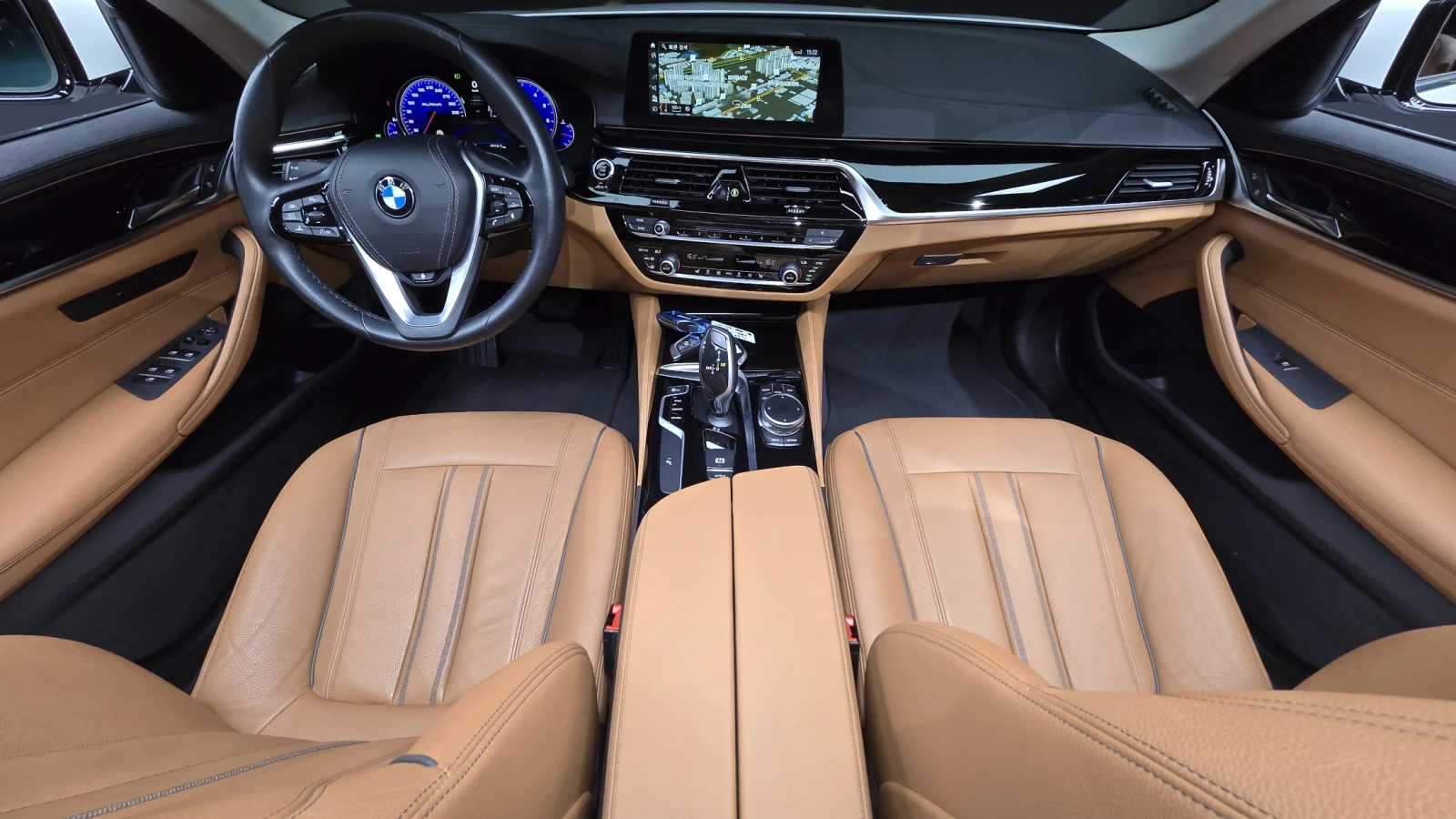 BMW 520 BLIND SPOT* HUD* ЕЛ. БАГАЖНИК* ЛЮК* КРАЙНА ЦЕНА, снимка 7 - Автомобили и джипове - 55344738