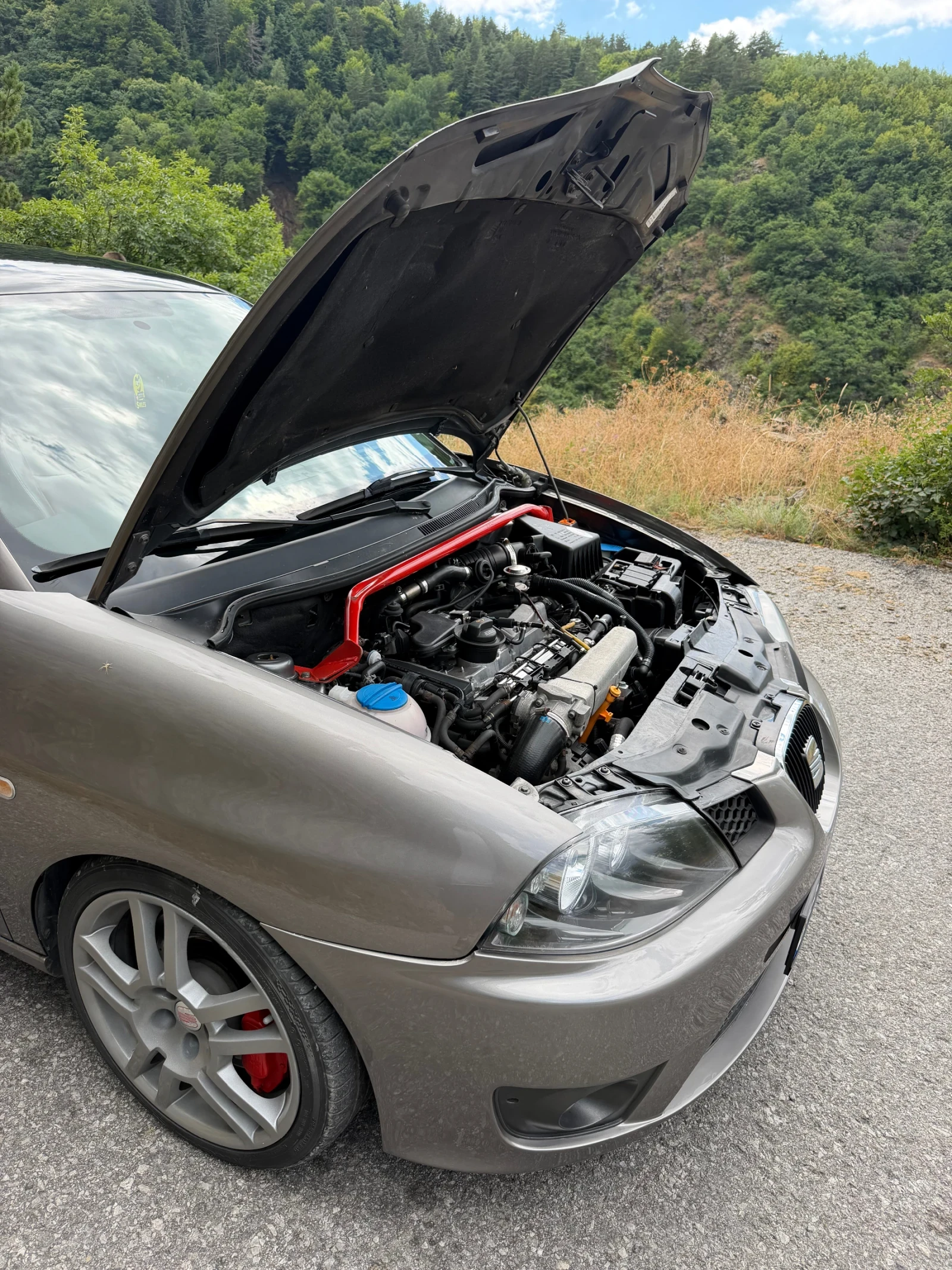 Seat Ibiza 1.8 T Cupra, снимка 9 - Автомобили и джипове - 56151869