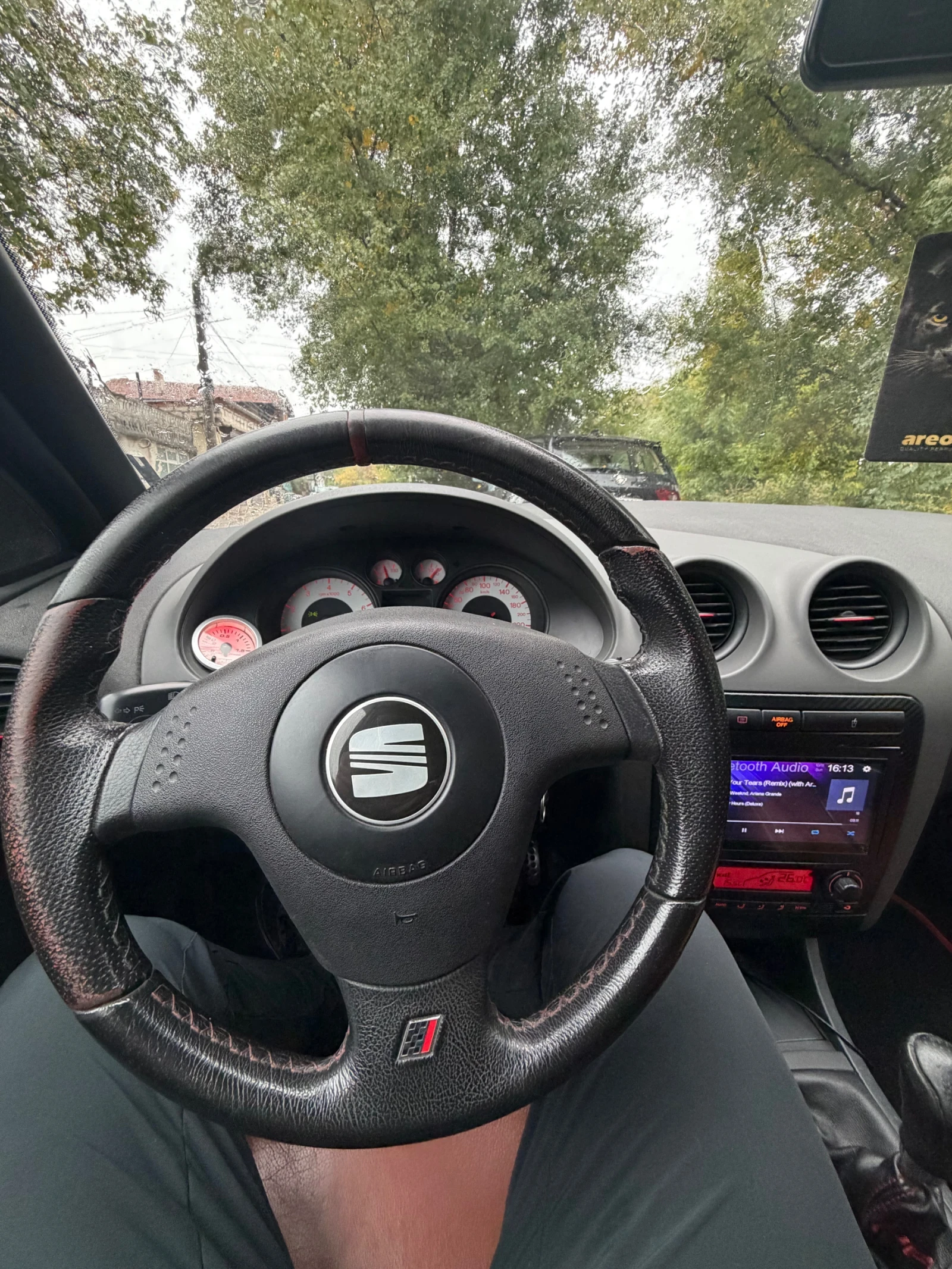 Seat Ibiza 1.8 T Cupra, снимка 12 - Автомобили и джипове - 56151869