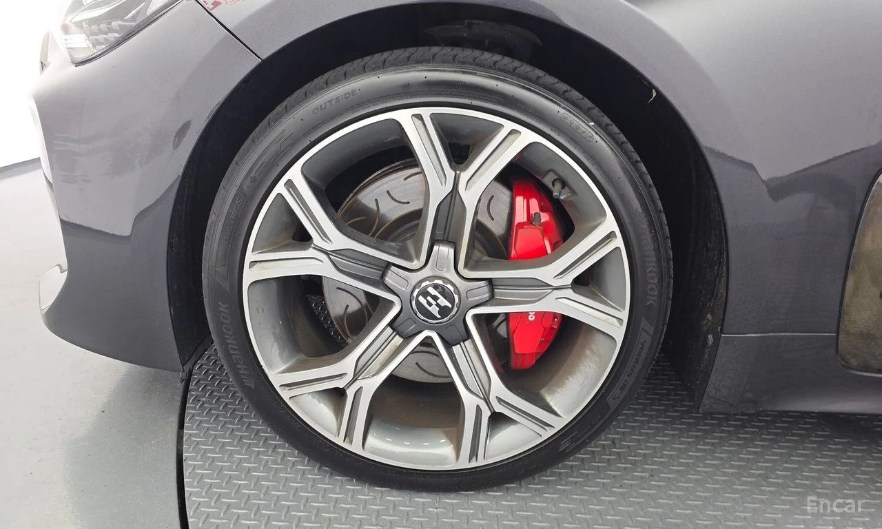 Kia Stinger 3.3* TURBO* GT* ОБДУХВАНЕ* ДИСТРОНИК* ХЕДЪП* 360КА, снимка 5 - Автомобили и джипове - 55690016