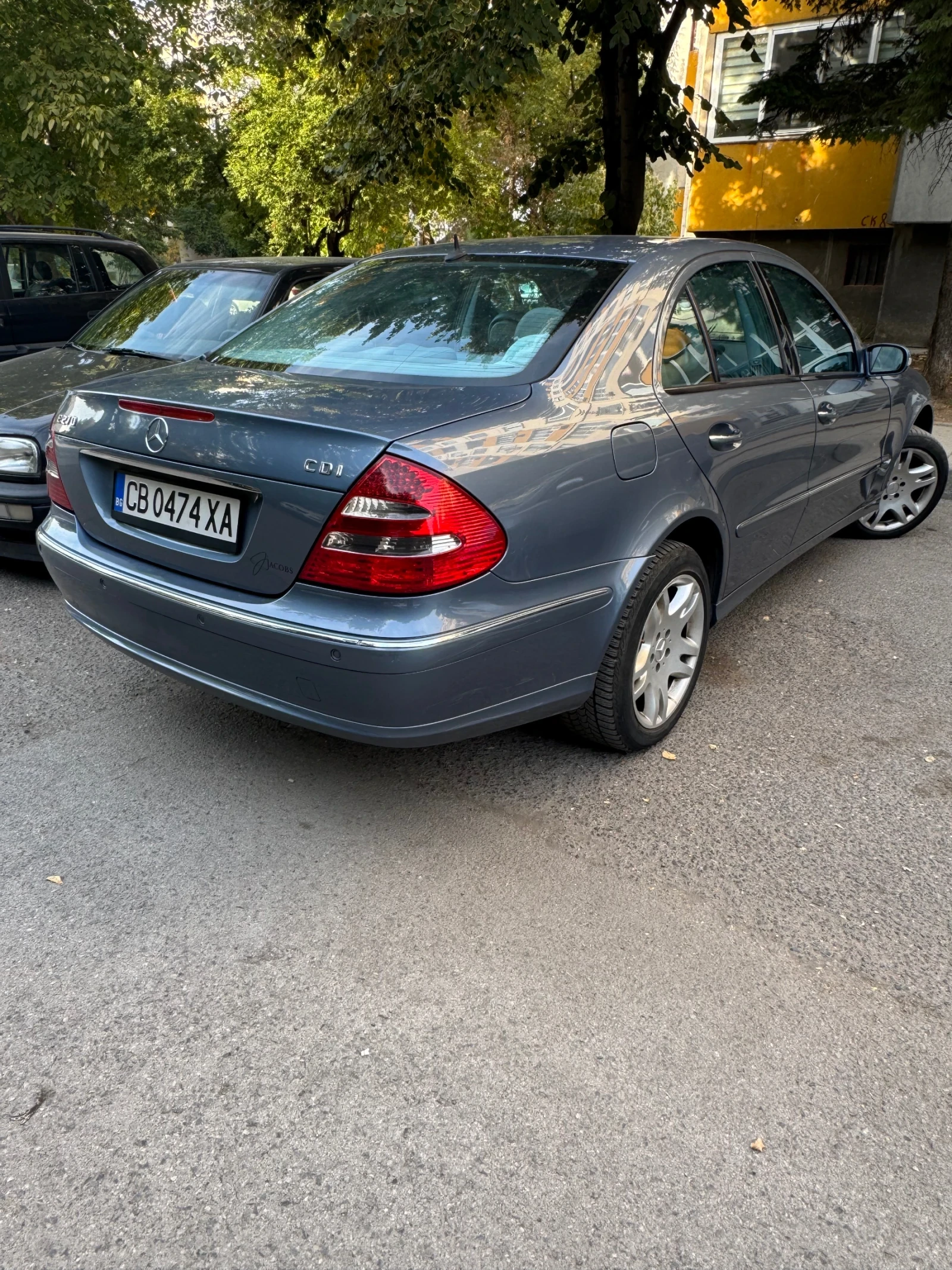 Mercedes-Benz E 270 Avantgarde, снимка 9 - Автомобили и джипове - 56375530