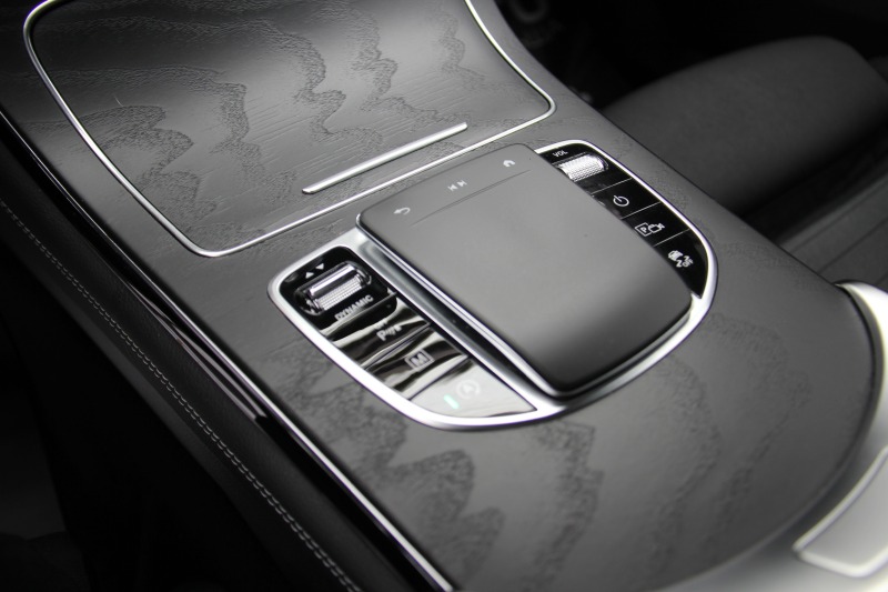 Mercedes-Benz GLC 220 Virtual Cocpit/4Matic/Navi, снимка 10 - Автомобили и джипове - 40729697