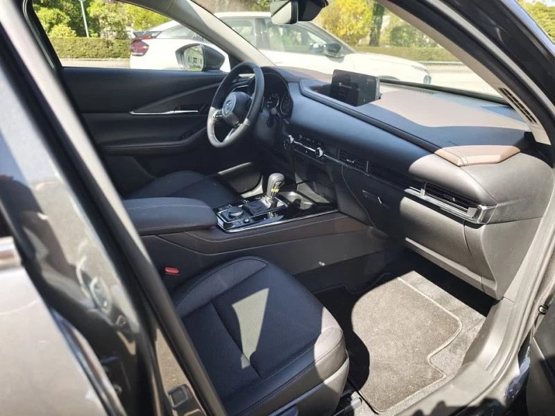 Mazda CX-30 2.0/e-SKYACTIV-X/186HP/360CAM/CPLAY/H&B/HUD/681f, снимка 13 - Автомобили и джипове - 51535333