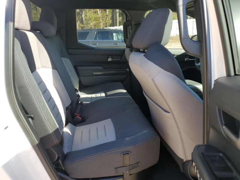 Toyota Tacoma * DOUBLE CAB* БЕЗ УДАР* 4, 270КМ* , снимка 9 - Автомобили и джипове - 52561844