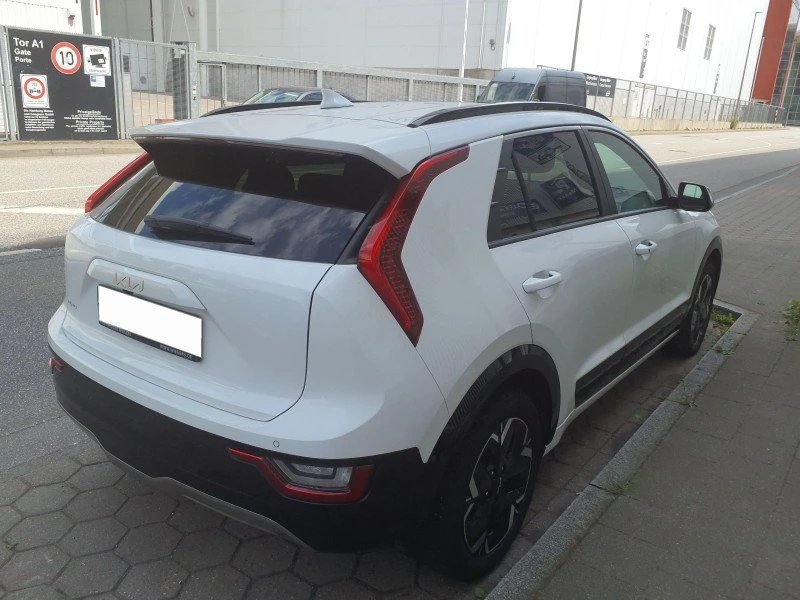 Kia Niro 64KWh/INSPIRATION/KIACONNECT/2023, снимка 4 - Автомобили и джипове - 55671574