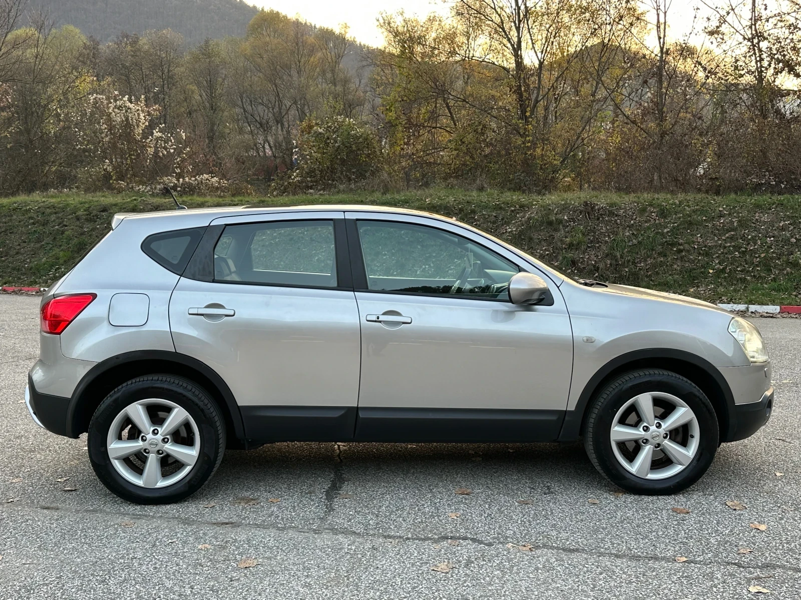 Nissan Qashqai 2.0 4х4 Автомат ITALY - изображение 8