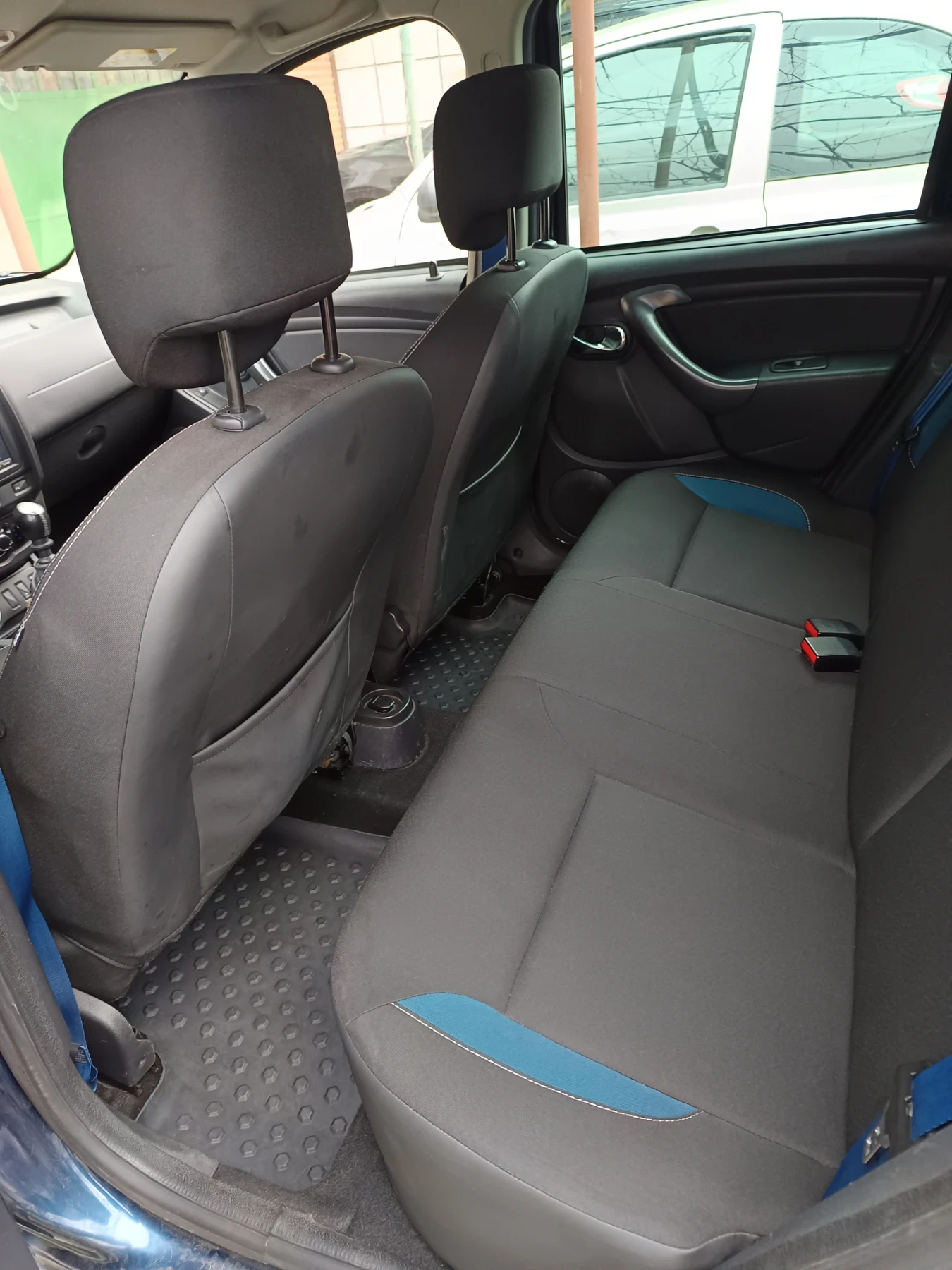 Dacia Duster 1.5 dCi 4x4 | Mobile.bg � ����������� 14