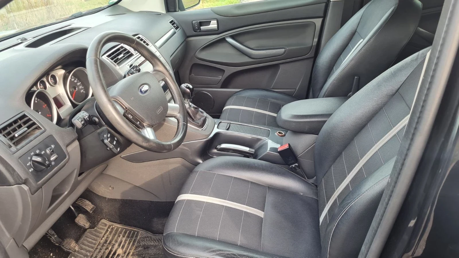 Ford Kuga  - изображение 9