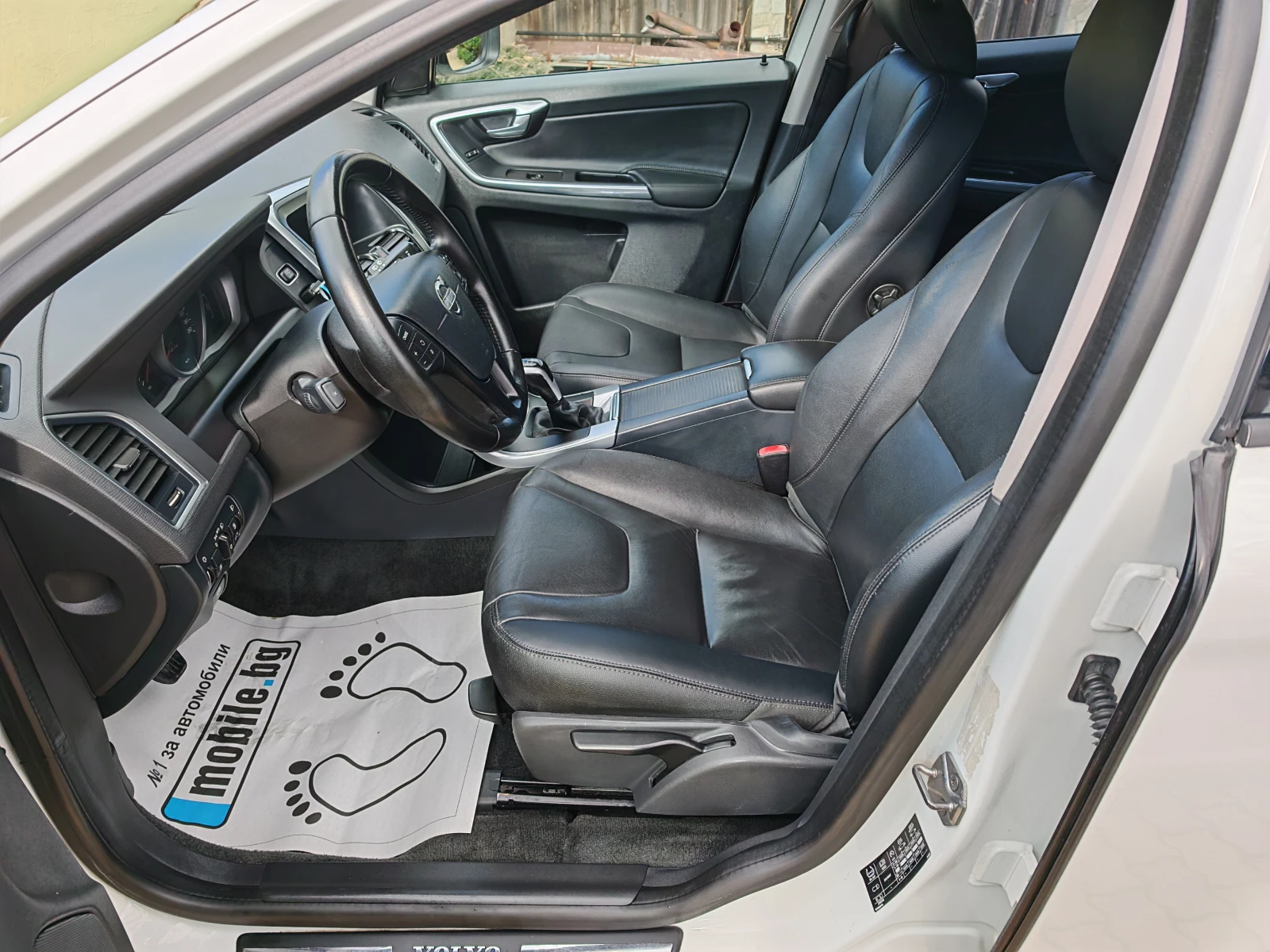 Volvo XC60 2.0D4-НАВИ-КОЖА - изображение 8