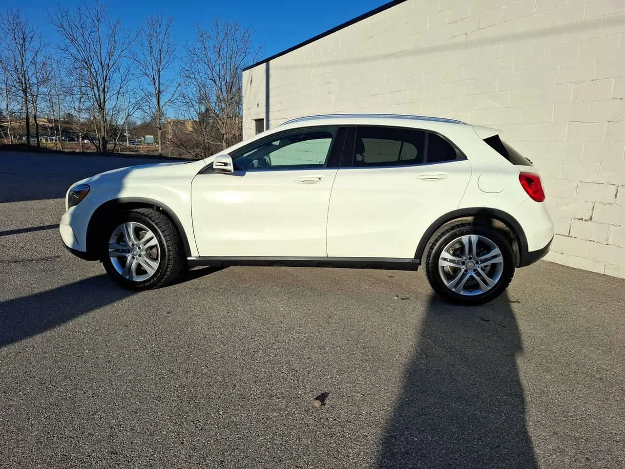 Mercedes-Benz GLA 250 * CARFAX * КАМЕРА * ПОДГРЕВ * NAVI, снимка 2 - Автомобили и джипове - 54094410