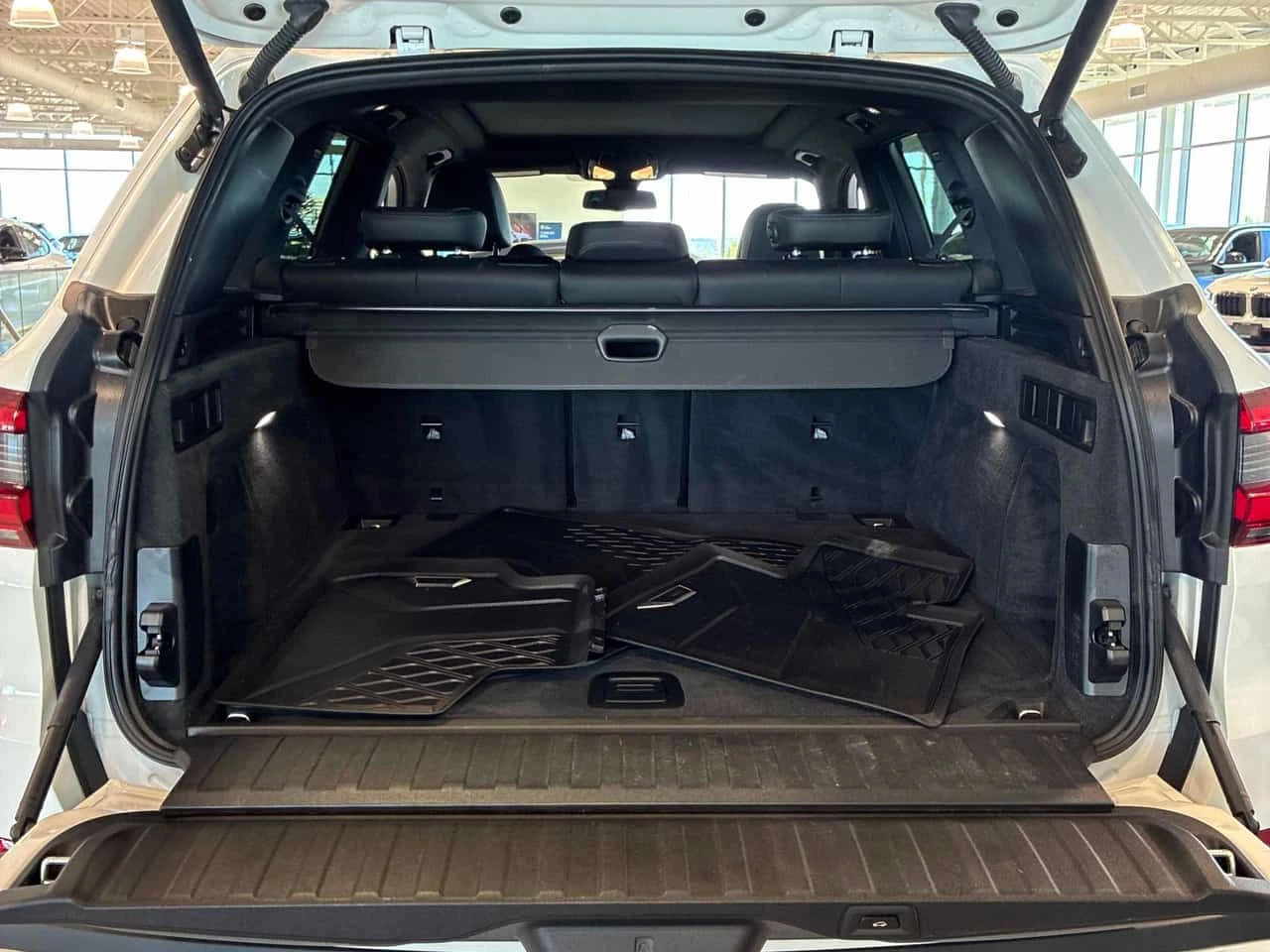 BMW X5 * xDrive40i * ГЛАВНО ПРЕДСТАВИТЕЛСТВО НА BMW, снимка 14 - Автомобили и джипове - 54813251