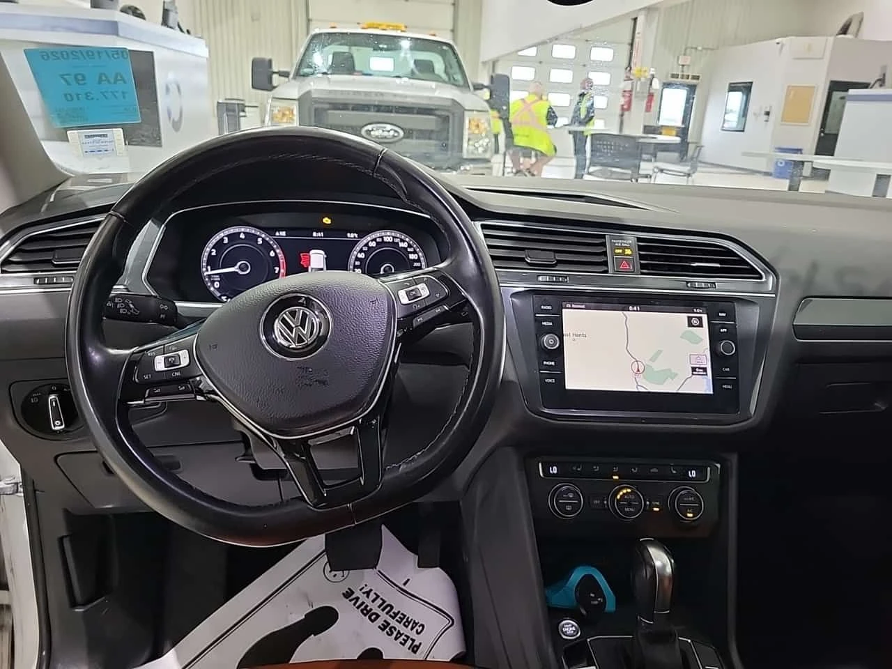 VW Tiguan HIGHLINE/CARFAX/ФИНАНСИРАНЕ, снимка 10 - Автомобили и джипове - 54883266