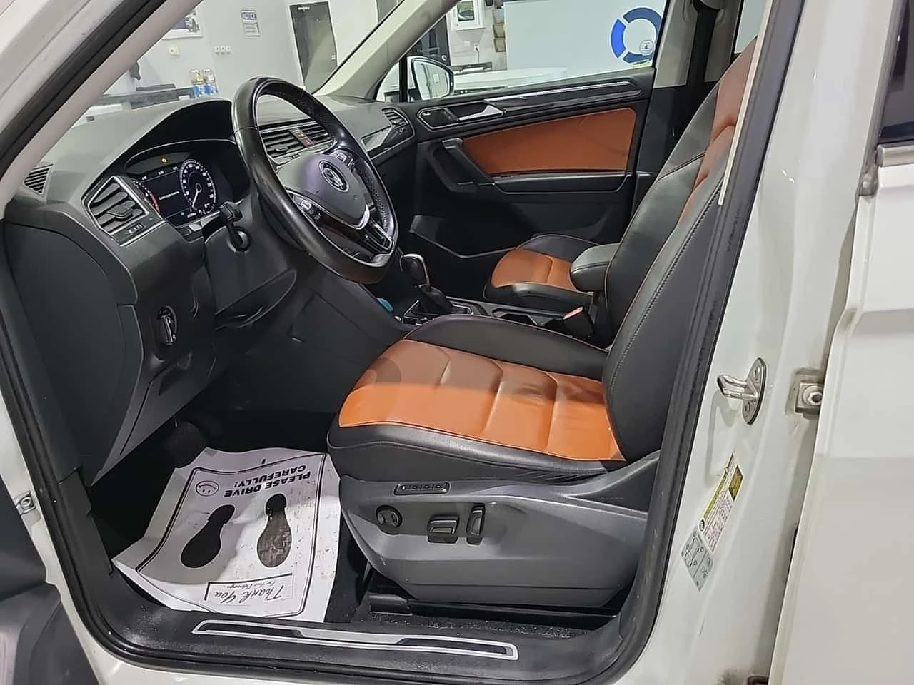 VW Tiguan HIGHLINE/CARFAX/ФИНАНСИРАНЕ, снимка 6 - Автомобили и джипове - 54883266